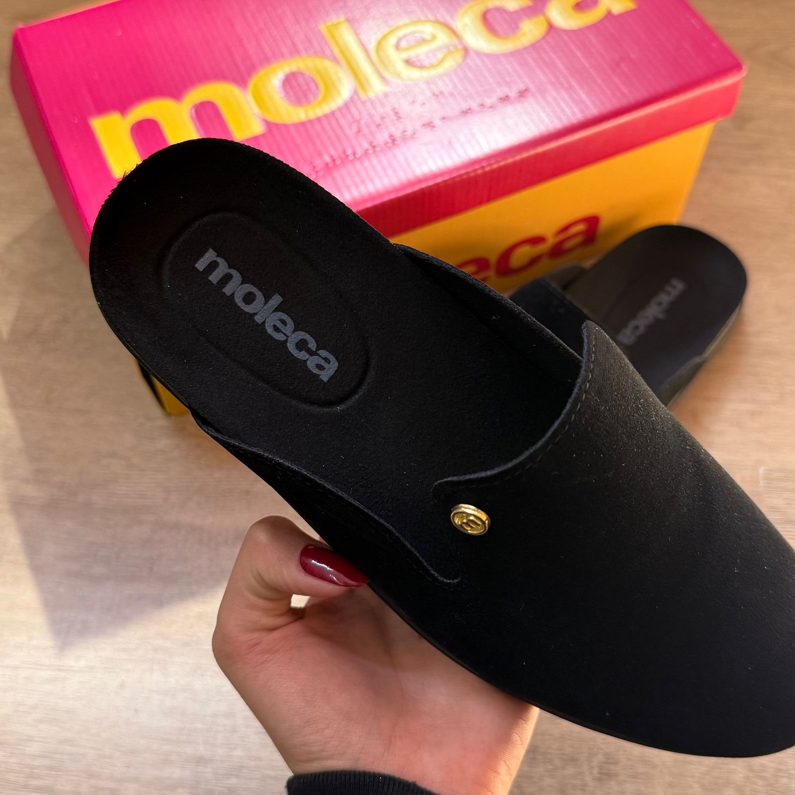 Mule Moleca Simples Logo Dourado 5826.100