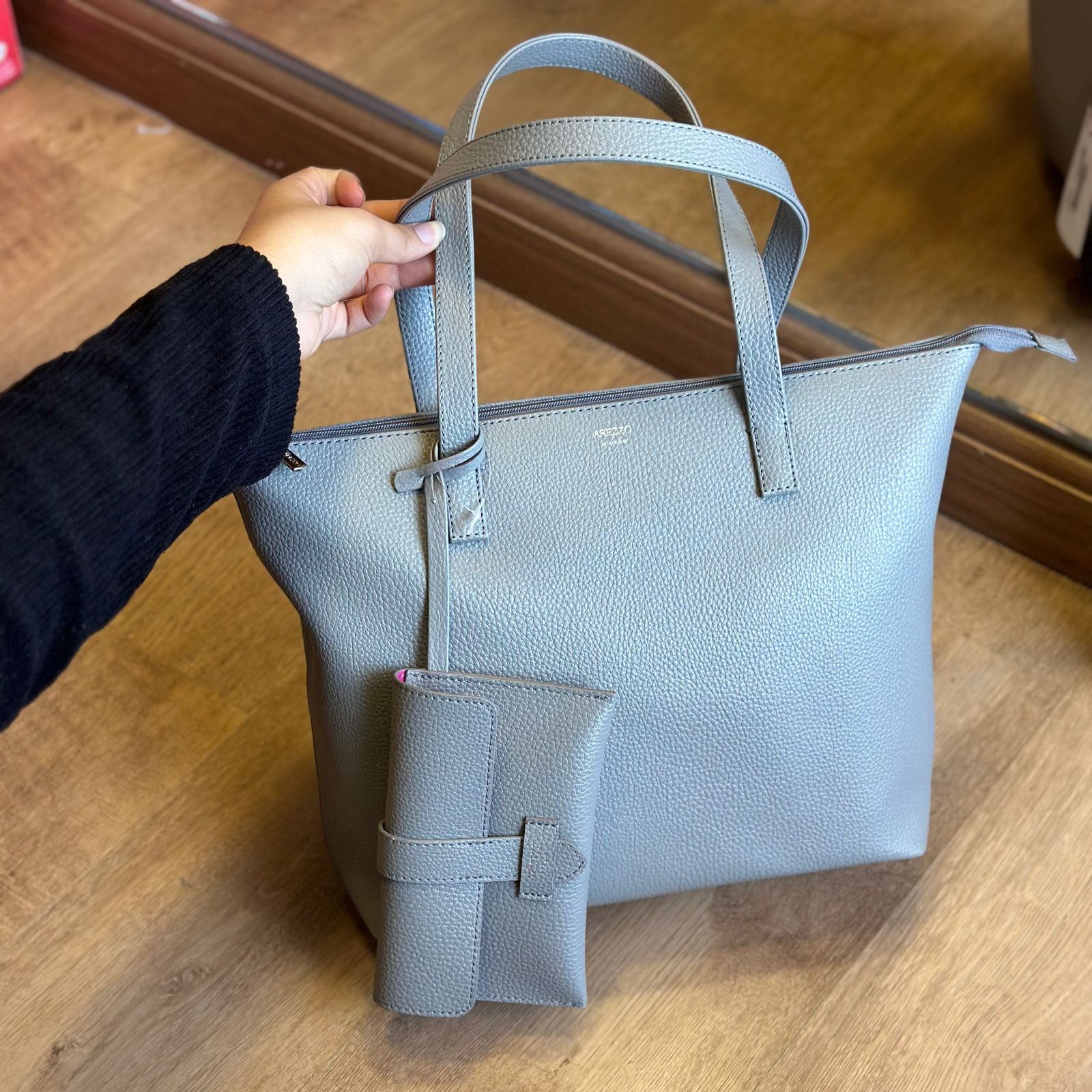 Bolsa Arezzo Mercato Grande Pouch A500230452