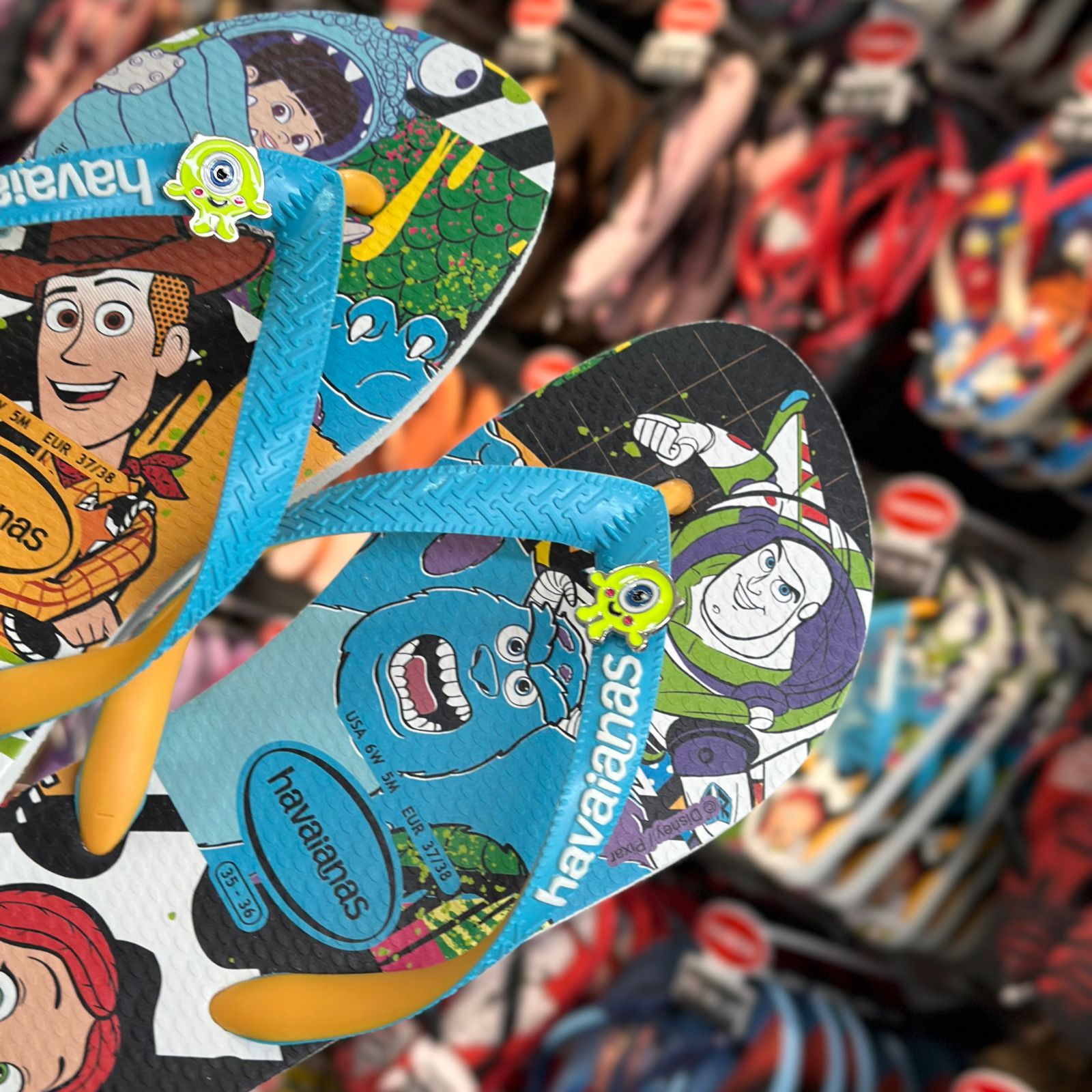 Havaianas Disney Stylish + Pin Mike Wazowski