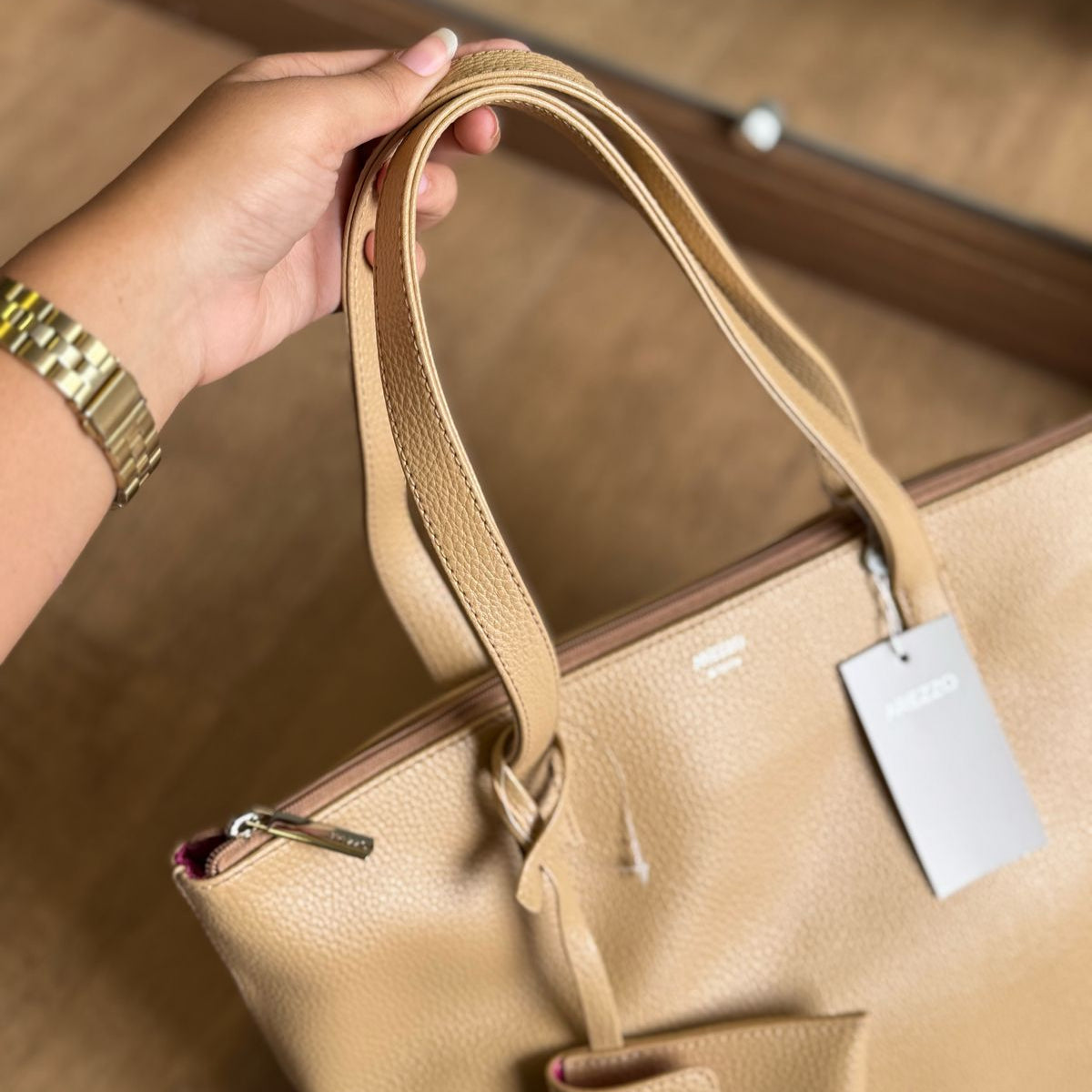 Bolsa Arezzo Mercato Grande Pouch A500230452
