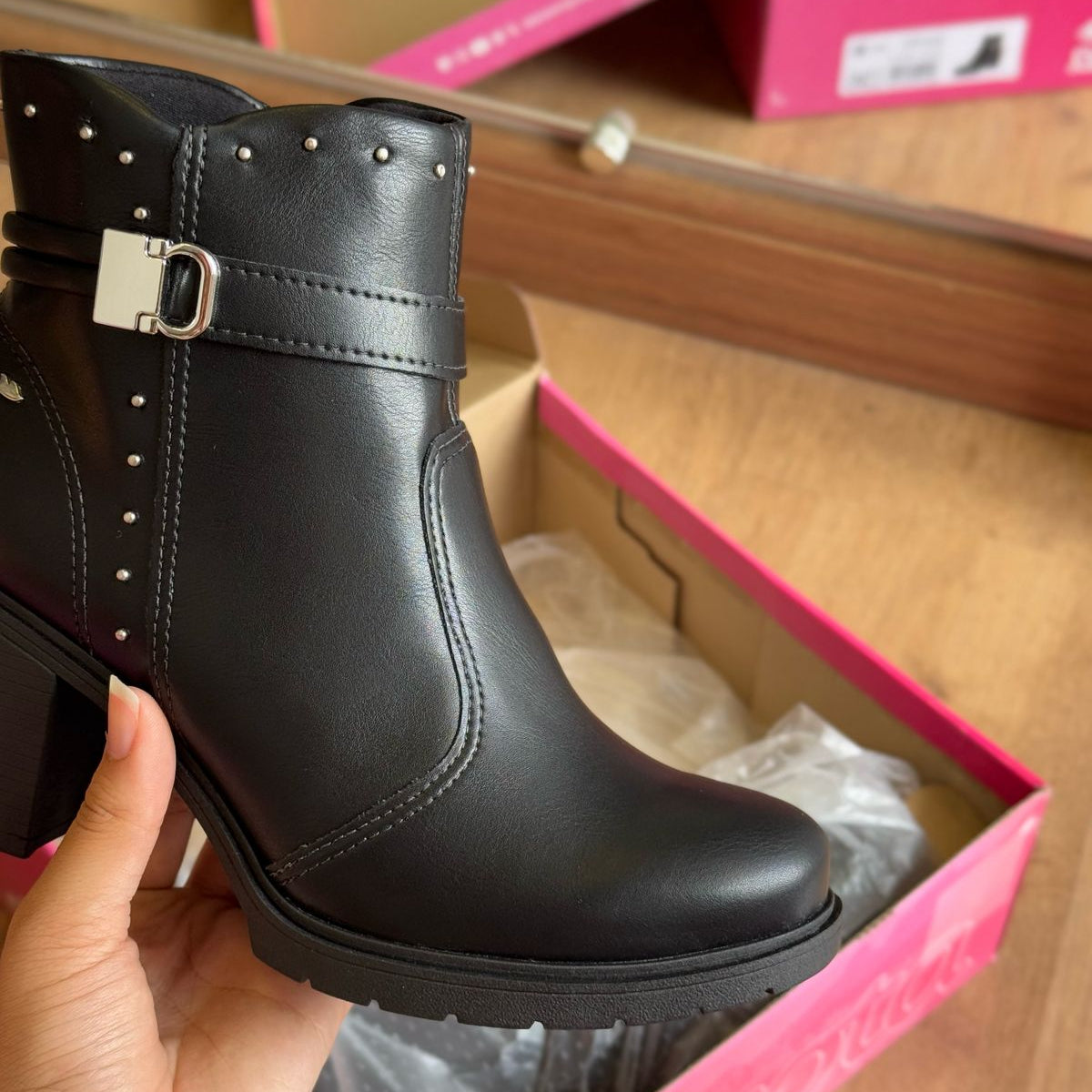 Bota Coturno Dakota Detalhes em Prata DA761