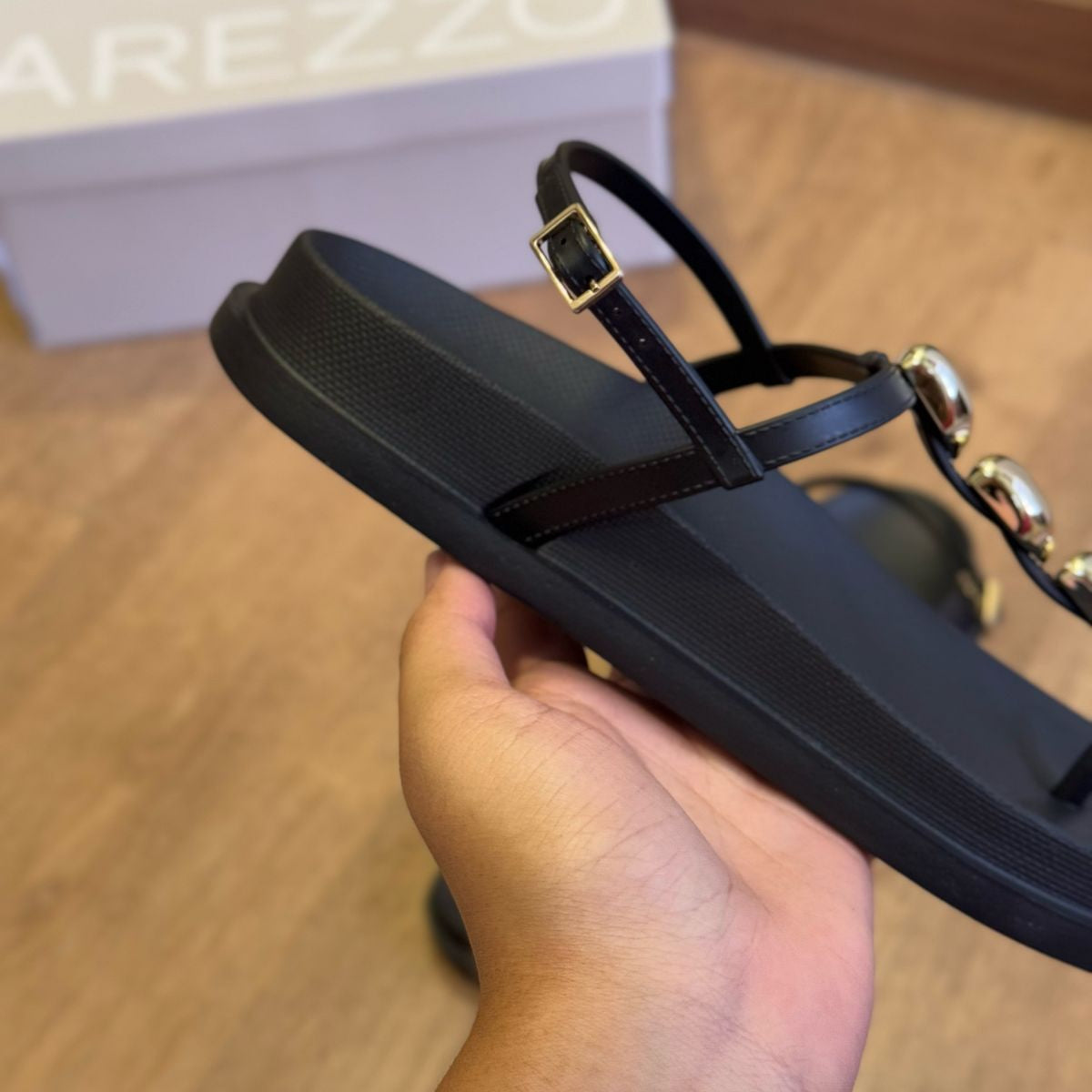 Sandália Arezzo Rasteira Slim Lara Metais Z191140030