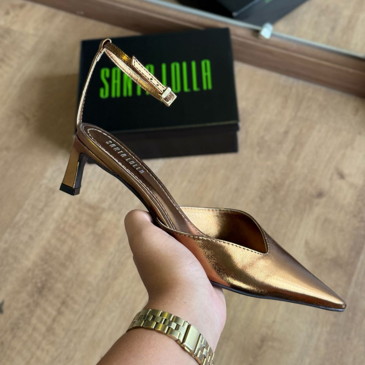 Scarpin Santa Lolla Metalizado Salto Baixo Bico Fino 0734.4A98.015C
