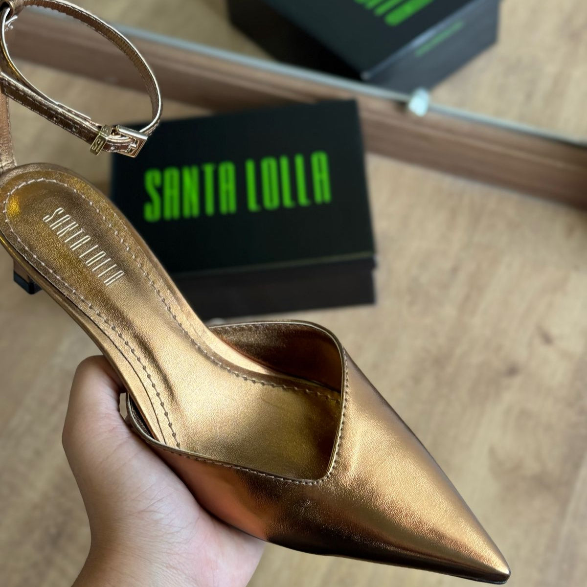 Scarpin Santa Lolla Metalizado Salto Baixo Bico Fino 0734.4A98.015C