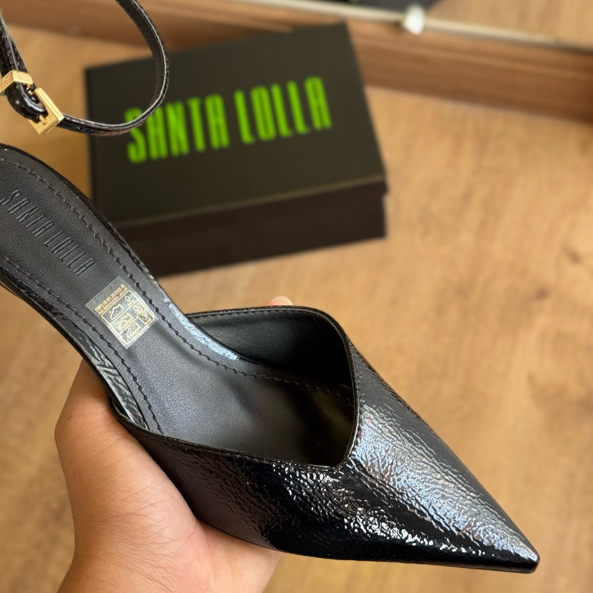 Scarpin Santa Lolla Metalizado Salto Baixo Bico Fino 0734.4A98.015C