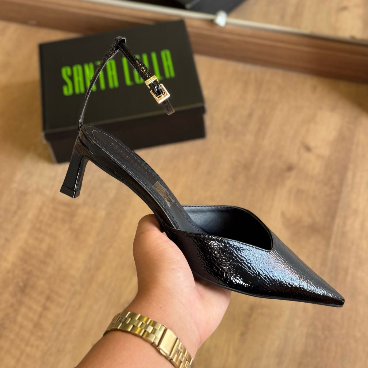 Scarpin Santa Lolla Metalizado Salto Baixo Bico Fino 0734.4A98.015C