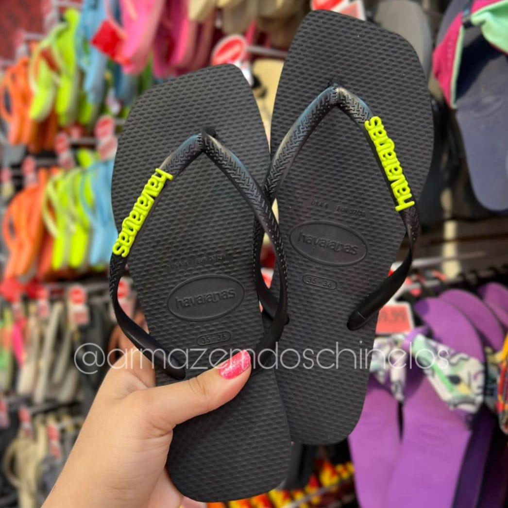 Havaianas Slim Square (Preto) + Placa Logo