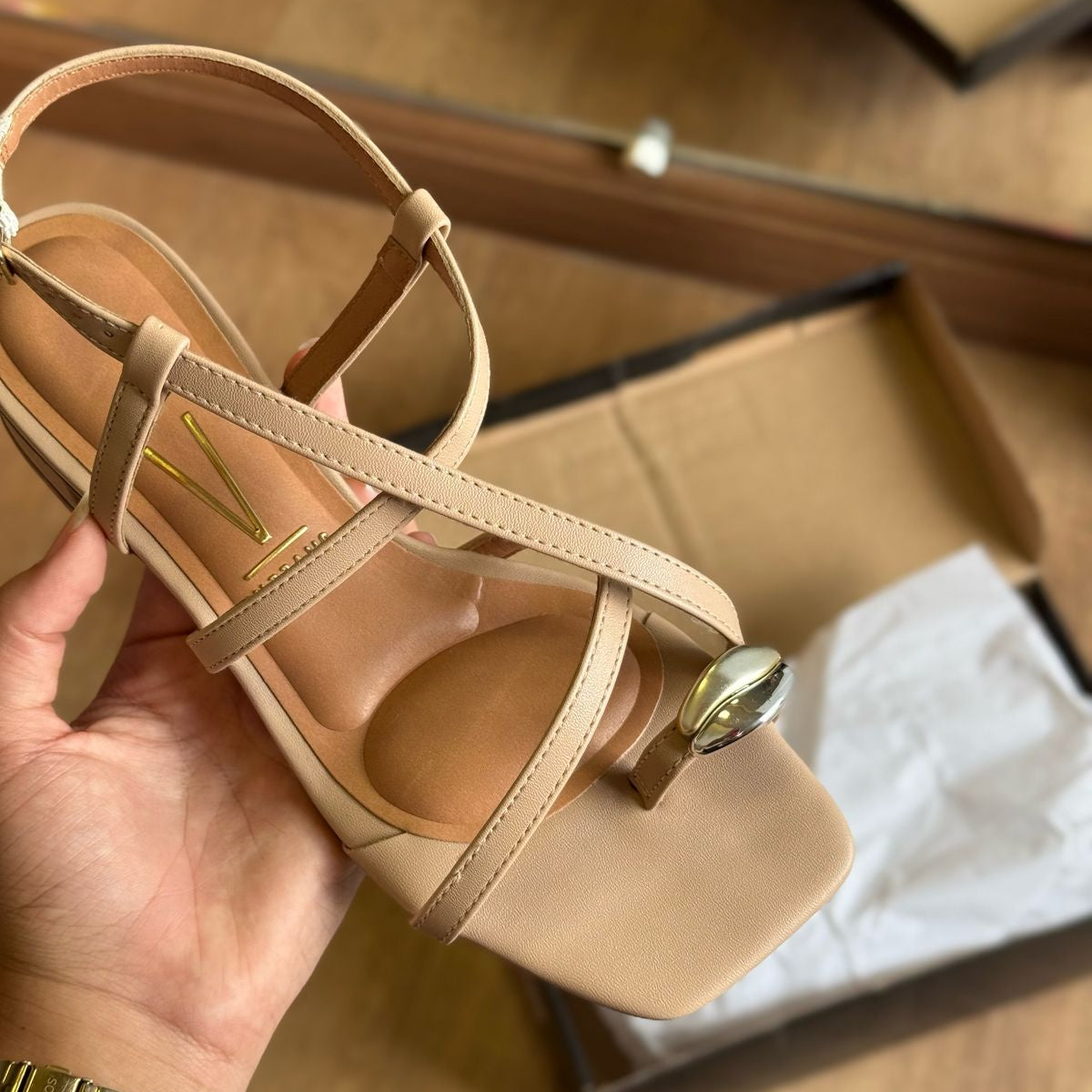 Sandália Vizzano Detalhe Dourado no Dedo 6454.123