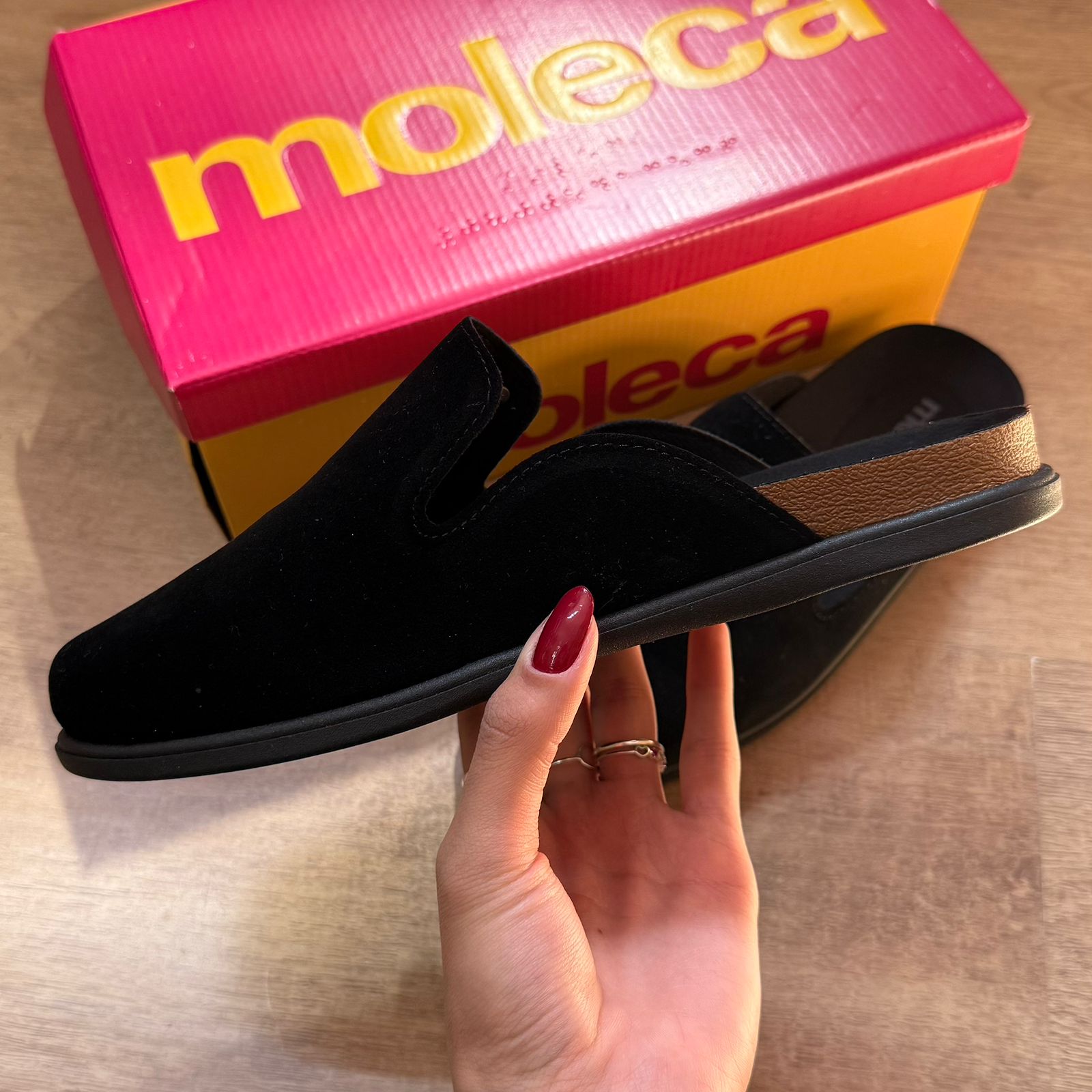 Mule Moleca Simples Logo Dourado 5826.100