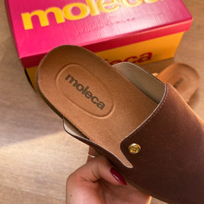 Mule Moleca Simples Logo Dourado 5826.100