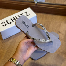Chinelo Schutz S222950010
