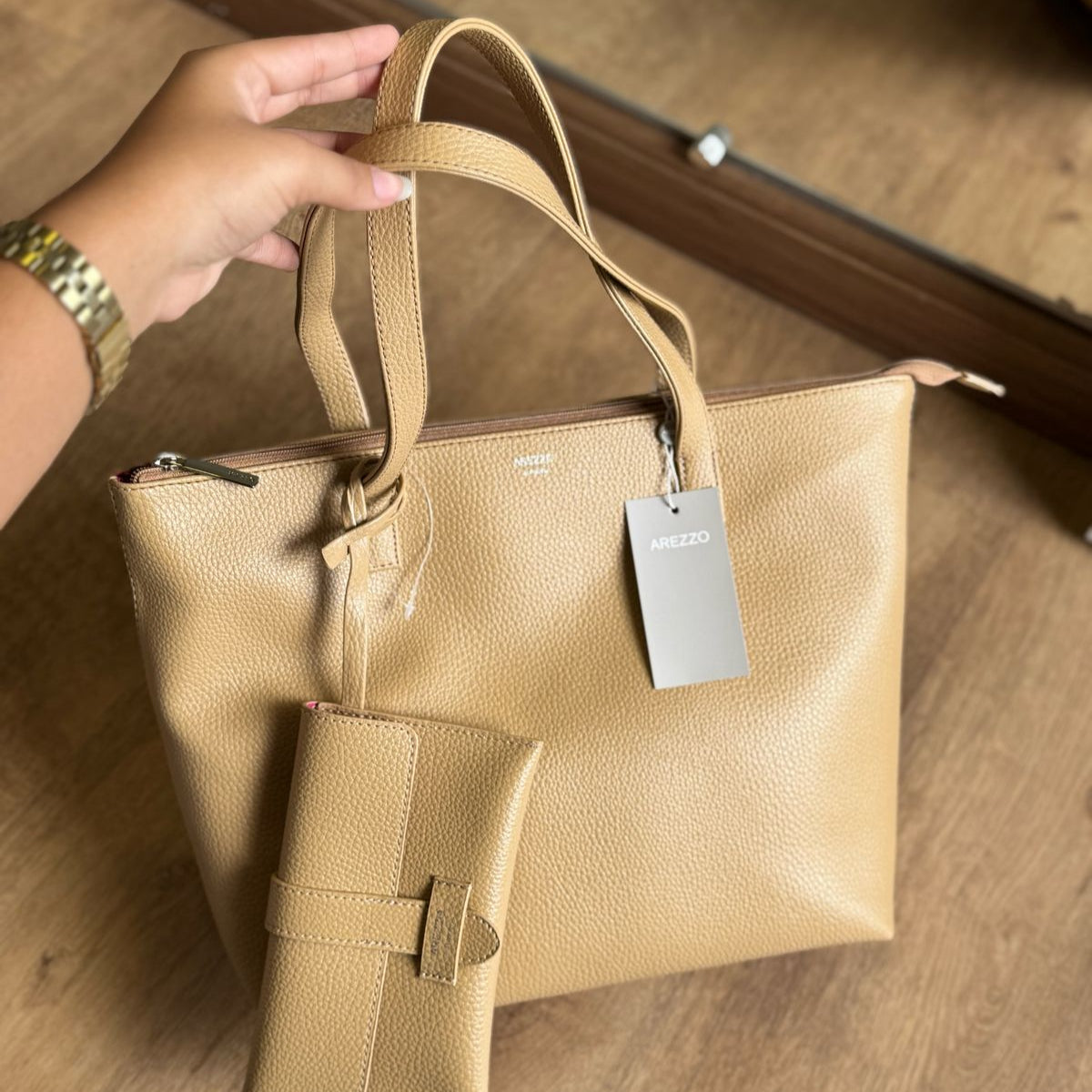 Bolsa Arezzo Mercato Grande Pouch A500230452