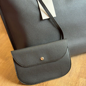 Bolsa Arezzo Preta com Nécessaire Removível A5710000228
