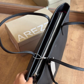 Bolsa Arezzo Preta com Nécessaire Removível A5710000228