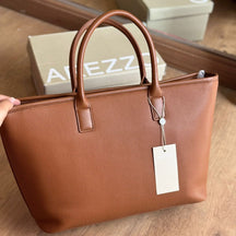 Bolsa Arezzo Preta com Nécessaire Removível A5710000228