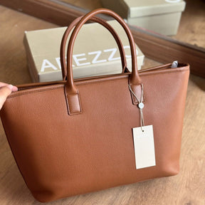 Bolsa Arezzo Preta com Nécessaire Removível A5710000228