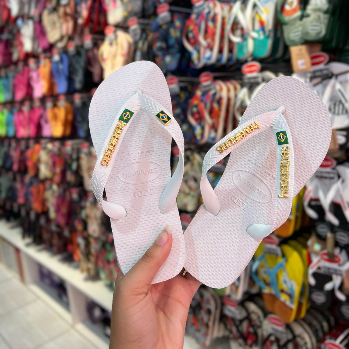 Havaianas Brasil + Placa Logo + Pin Brasil