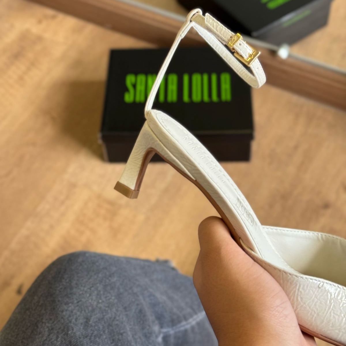 Scarpin Santa Lolla Metalizado Salto Baixo Bico Fino 0734.4A98.015C