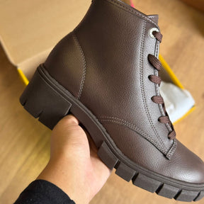 Bota Moleca Coturno Salto Bloco Tratorado - QUEIMA DE ESTOQUE
