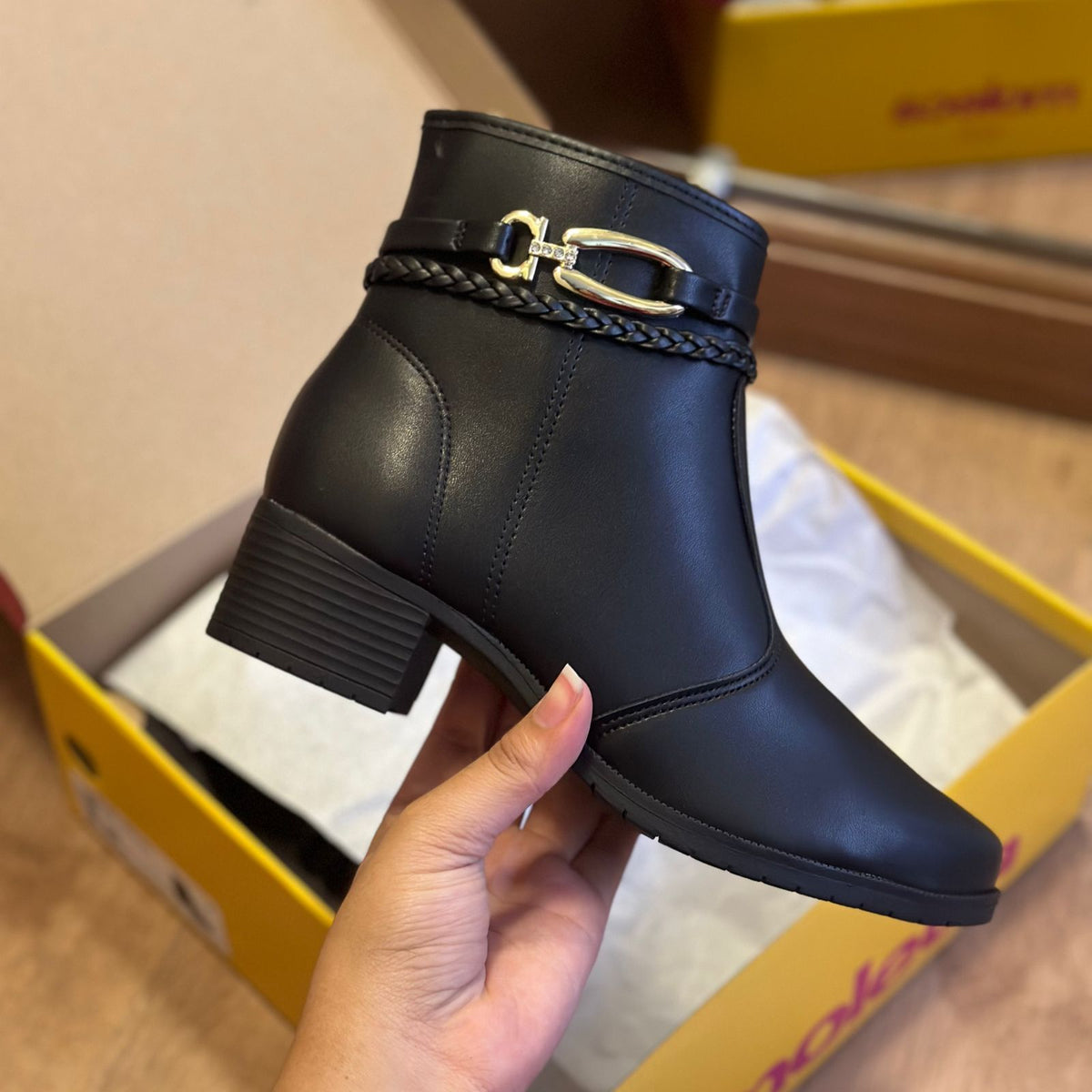 Bota Moleca Salto Bloco - QUEIMA DE ESTOQUE
