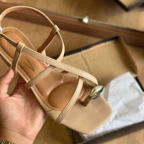Sandália Vizzano Detalhe Dourado no Dedo 6454.123